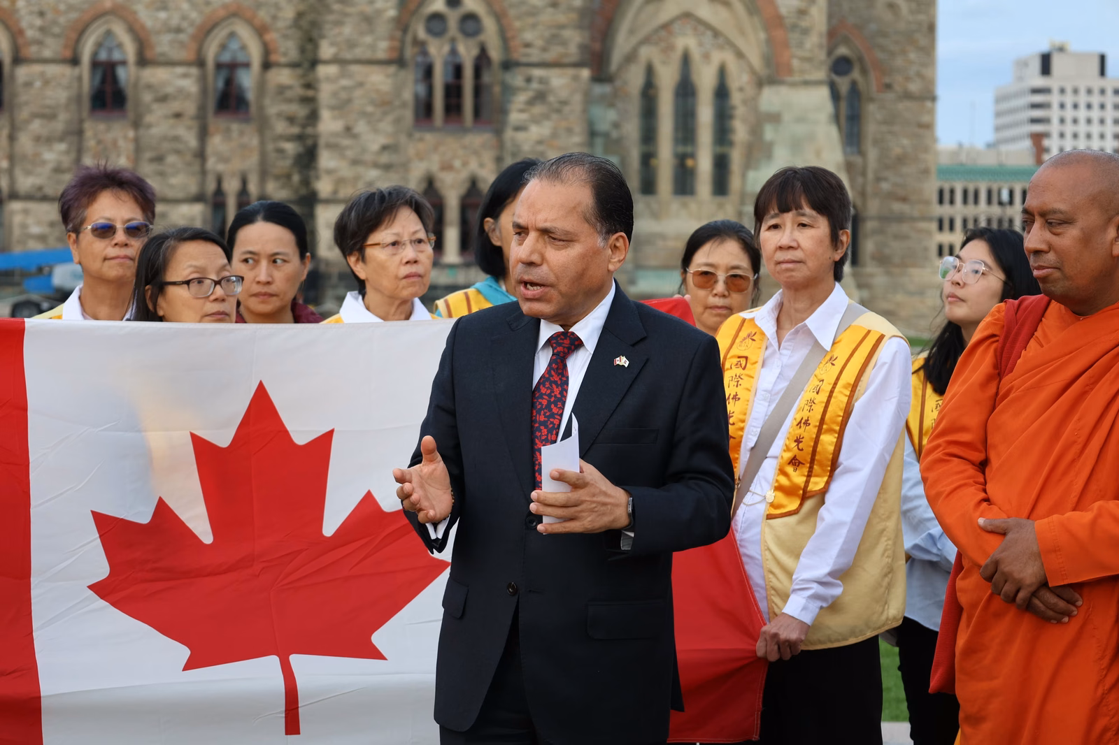 Canadian Buddhists Gather on Parliament Hill to Pray for Nepal